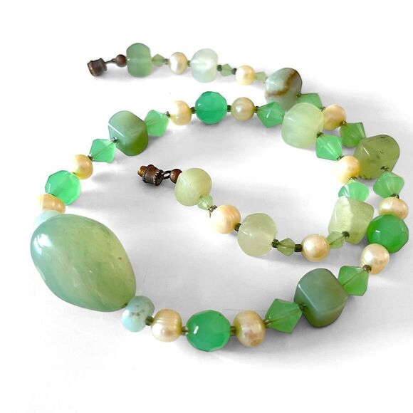 Vintage Jade & Freshwater Pearl Beaded Necklace - Picture 3 of 4